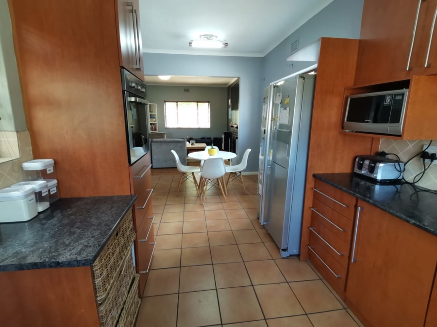 4 Bedroom Property for Sale in Thornton Western Cape